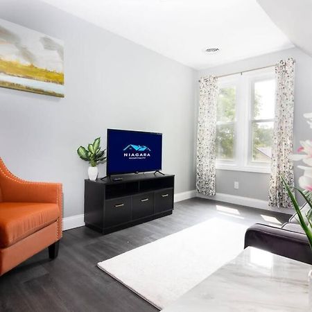 Cozy Micro Apartment, Minutes From Falls Niagara Falls Exterior photo
