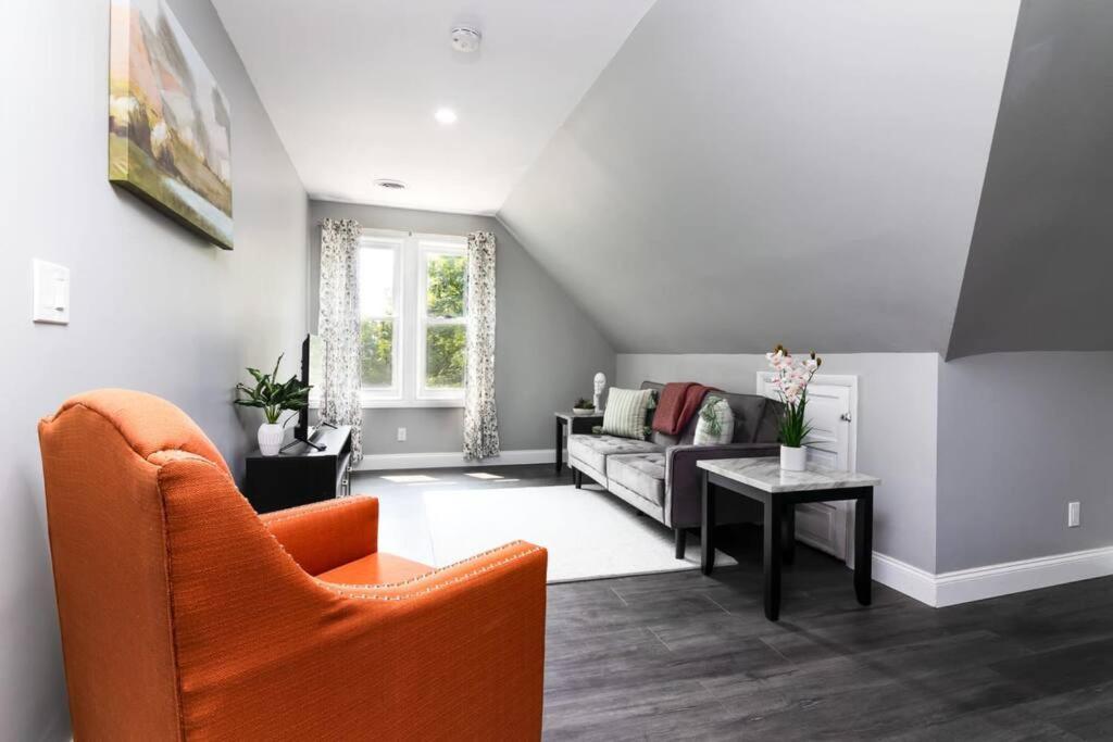 Cozy Micro Apartment, Minutes From Falls Niagara Falls Exterior photo